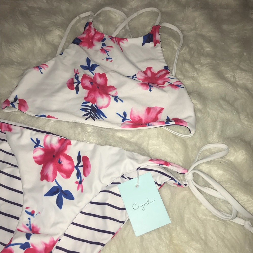 NWT Cupshe “fallin’ for you” floral bikini